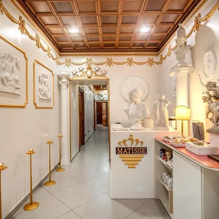 לינה וארוחת בוקר Matisse Royal