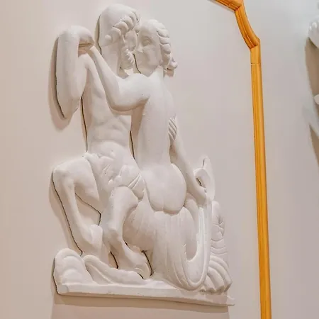 לינה וארוחת בוקר Matisse Royal 4*