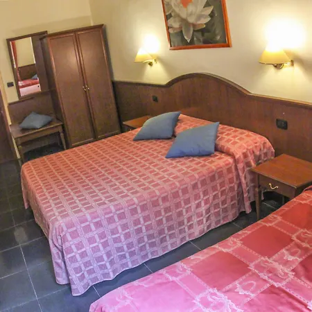 Matisse Royal לינה וארוחת בוקר 4*
