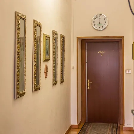 לינה וארוחת בוקר Matisse Royal רומא