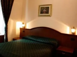 לינה וארוחת בוקר Matisse Royal רומא