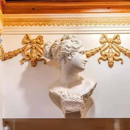 Matisse Royal Bed & Breakfast 2*